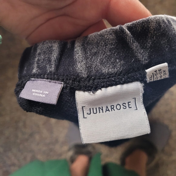 Junarose Skirt WITH POCKETS - Picture 3 of 4